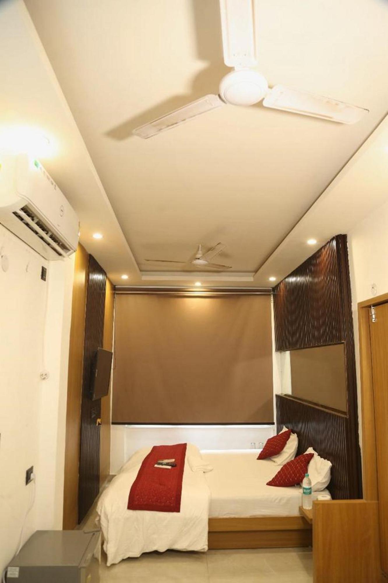 Bunk Hostel Delhi Best Backpacking Accommodation Нью-Дели Экстерьер фото